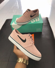 Carregar imagem no visualizador da galeria, TÊNIS NIKE JANOSKI
